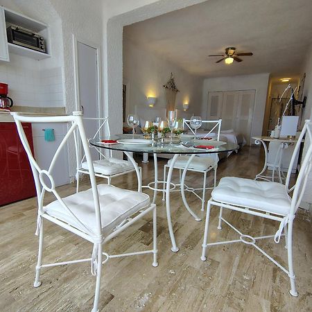 Beachfront Studio With Ocean View Cancún Eksteriør billede