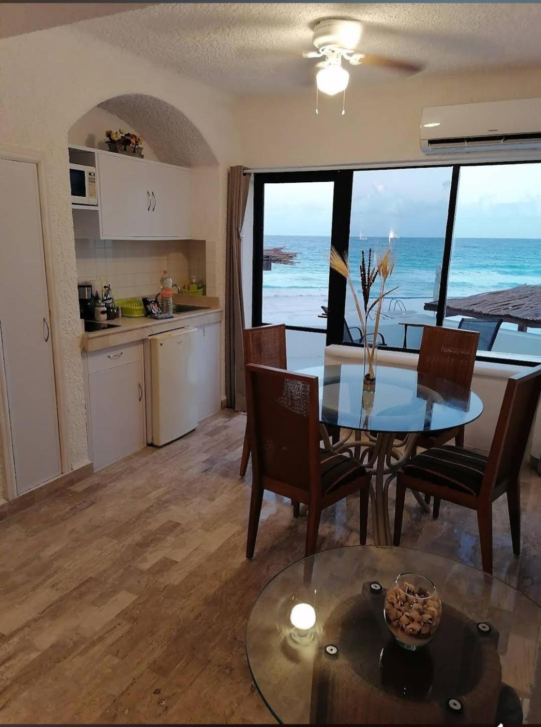 Beachfront Studio With Ocean View Cancún Eksteriør billede