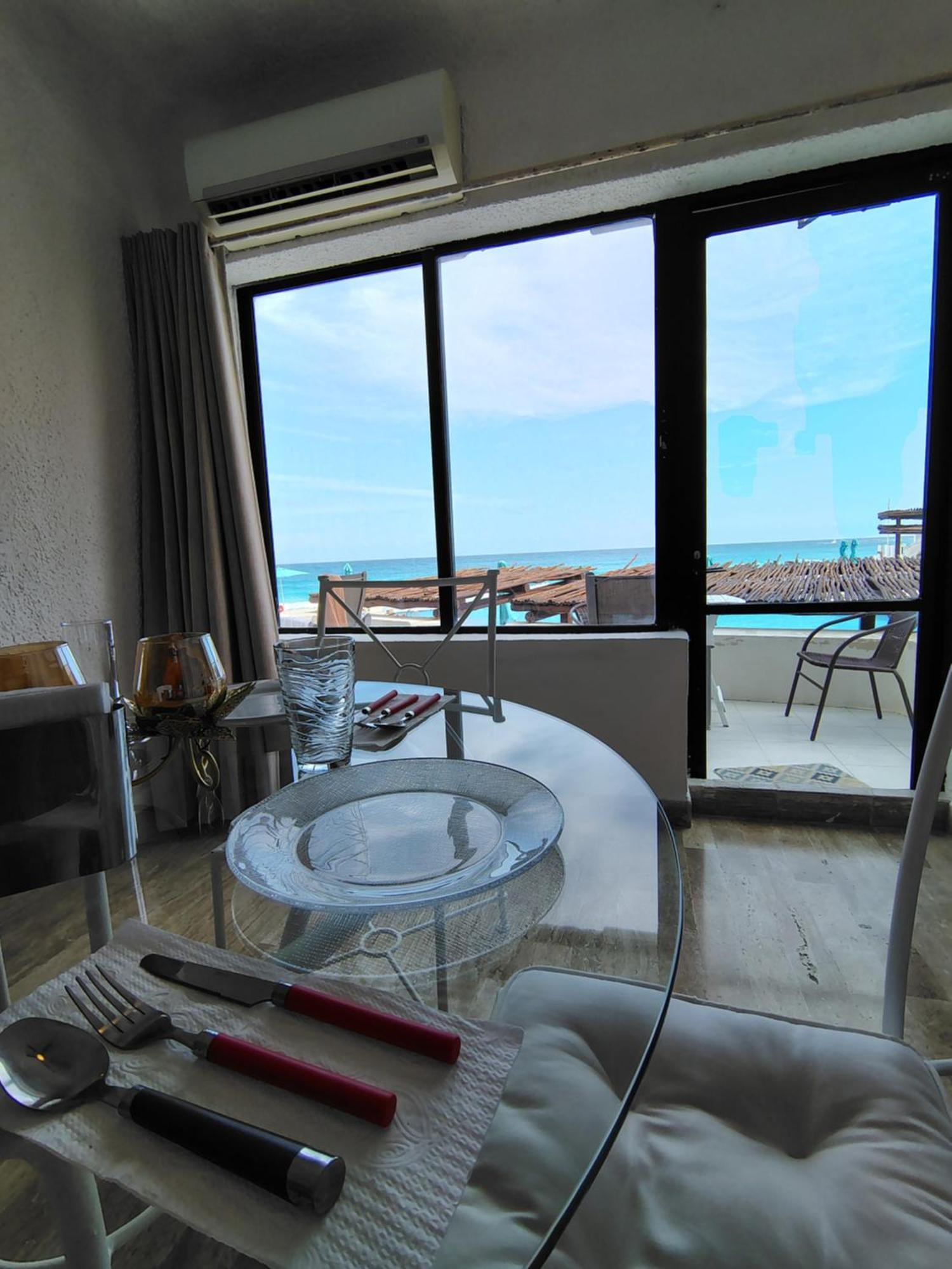 Beachfront Studio With Ocean View Cancún Eksteriør billede