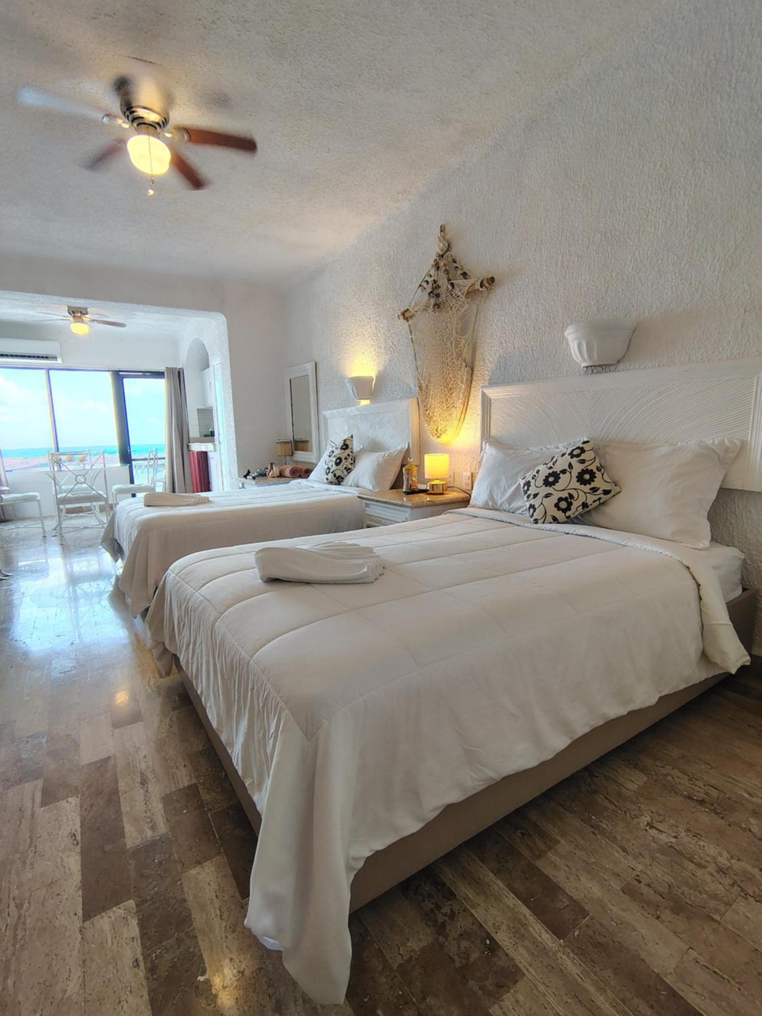Beachfront Studio With Ocean View Cancún Eksteriør billede