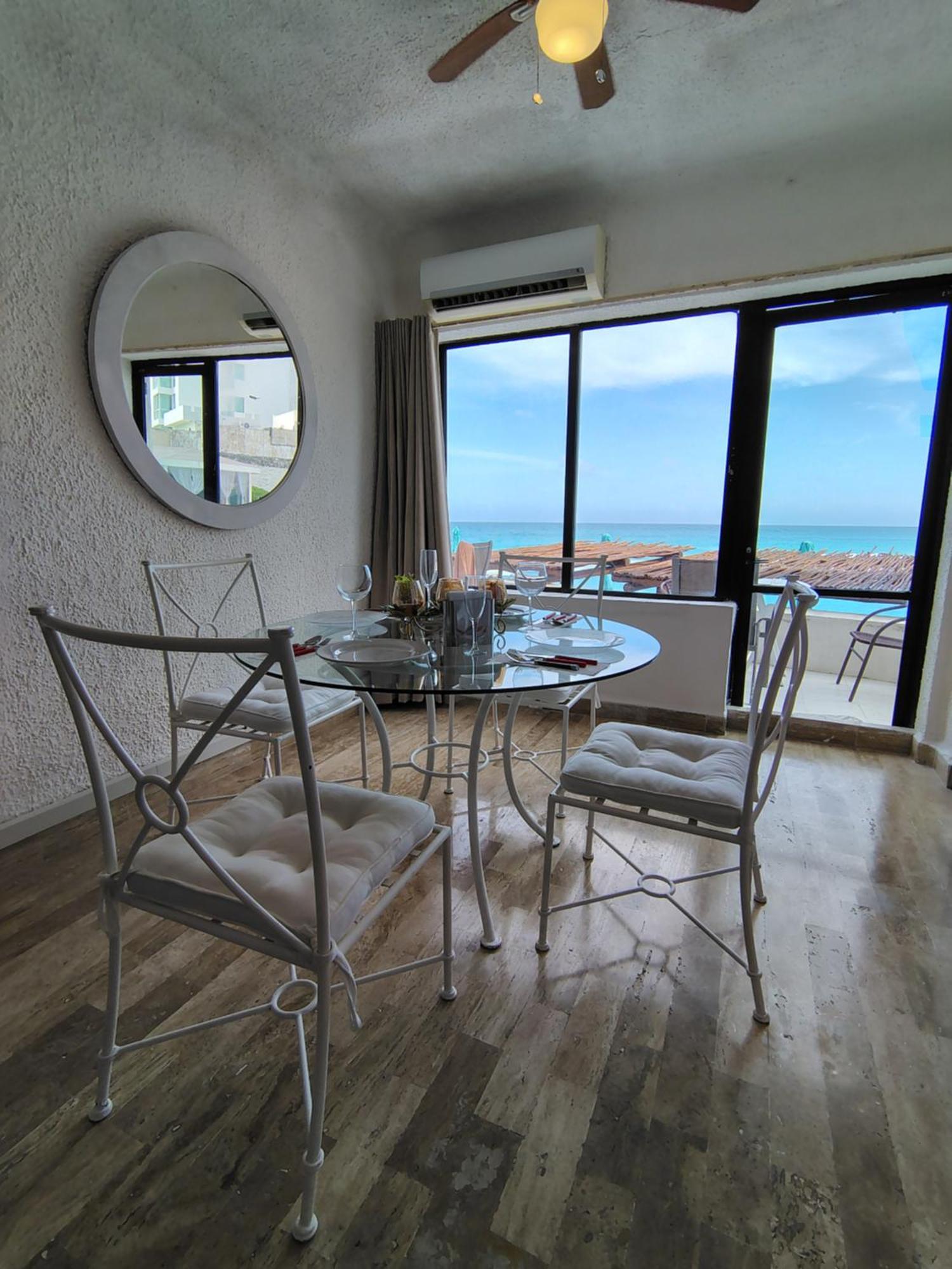 Beachfront Studio With Ocean View Cancún Eksteriør billede