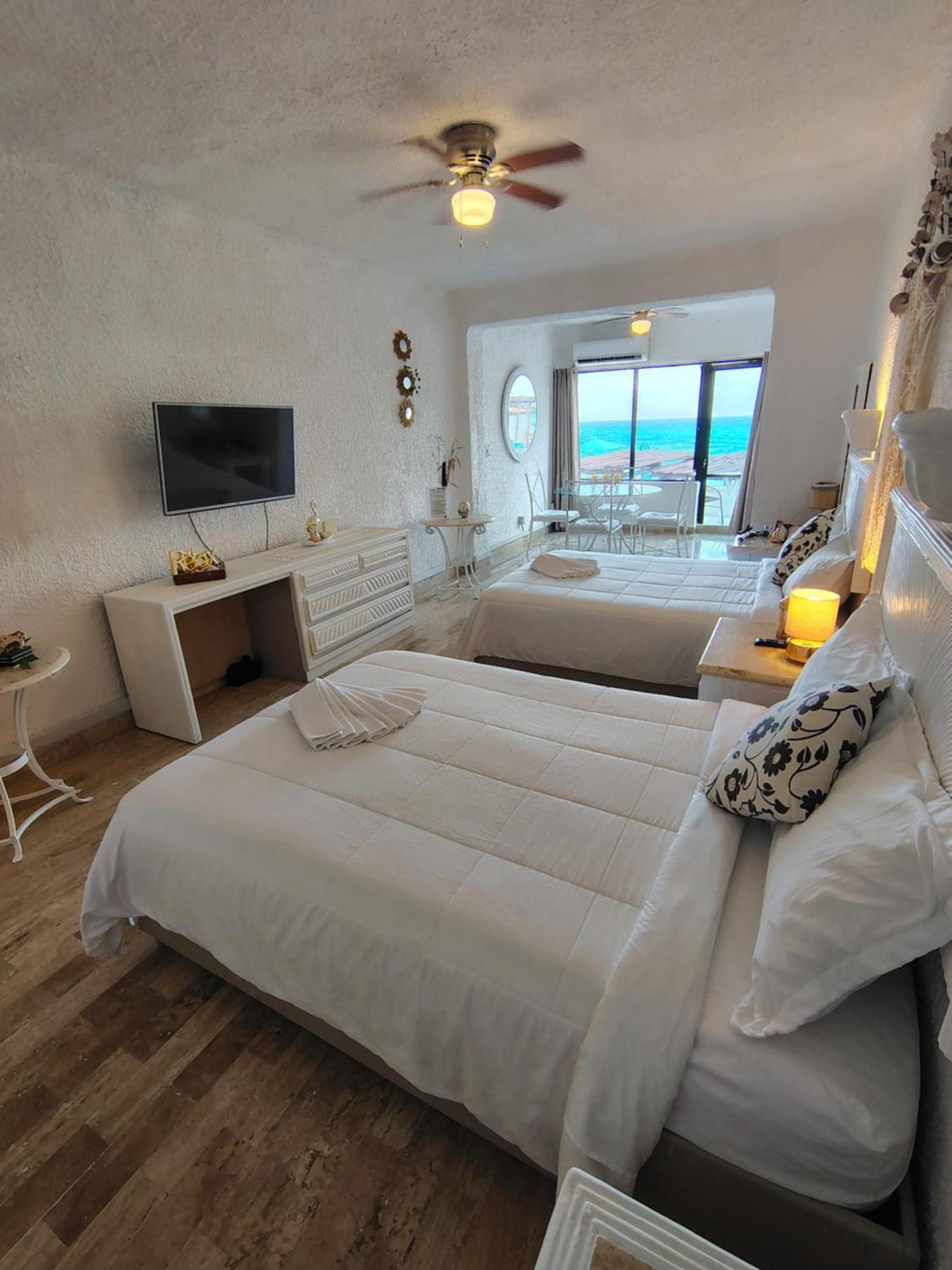 Beachfront Studio With Ocean View Cancún Eksteriør billede